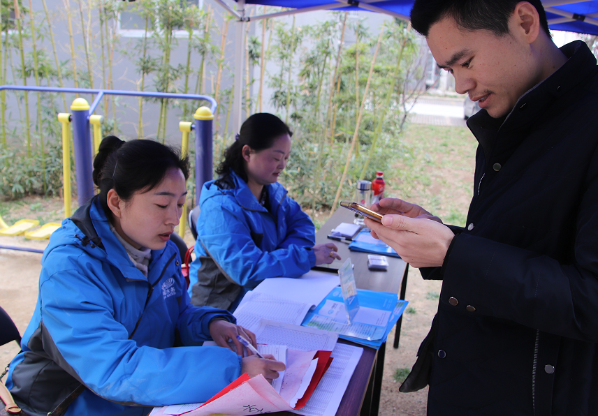 供水服務(wù)走進(jìn)社區(qū) 零距離與用戶(hù)溝通