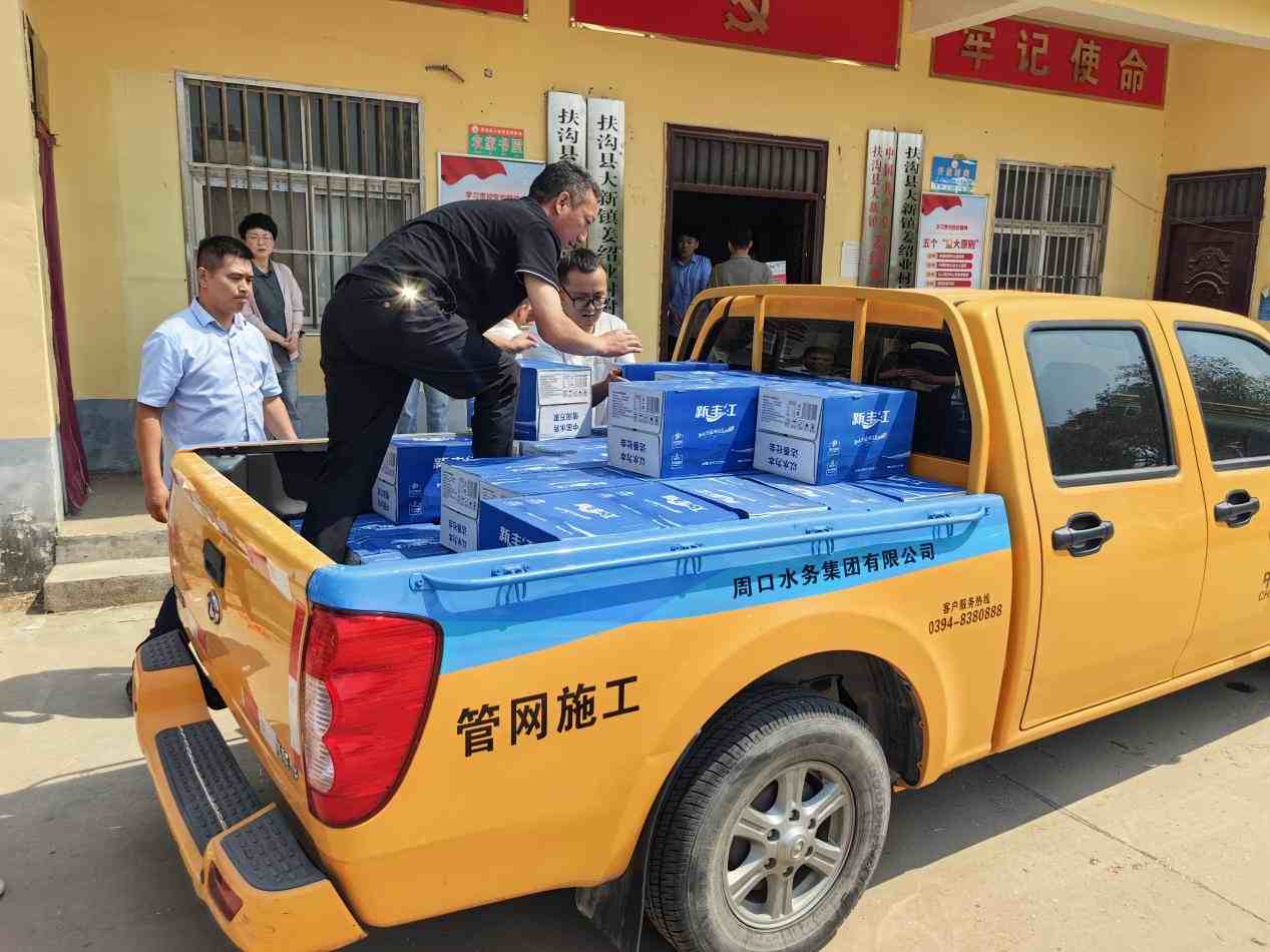 夏糧搶收正當(dāng)時，志愿服務(wù)暖民心